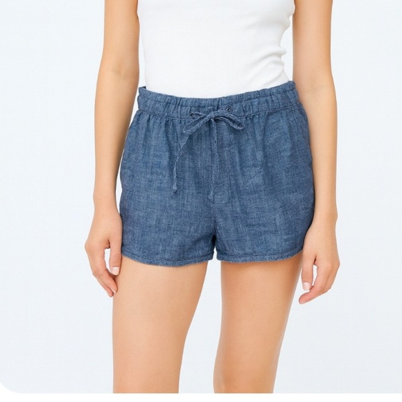 J. Crew shorts 100% Cotton elastic waist light blue chambray dark wash pull on - Picture 1 of 7